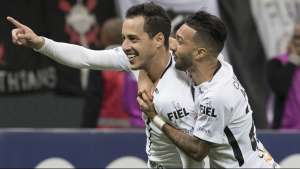 BRASILEIRÃO: Corinthians termina turno invicto e Flu vence com homenagem a Abel