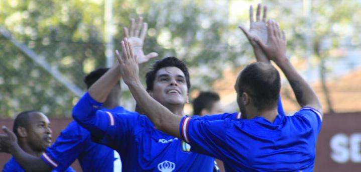 São Caetano quebrou tabu e assumiu a liderança do Grupo 3. Foto: Fabricio Cortinove
