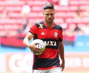 Vaiado, Diego lamenta momento no Flamengo: 'Muito difícil passar por isso'