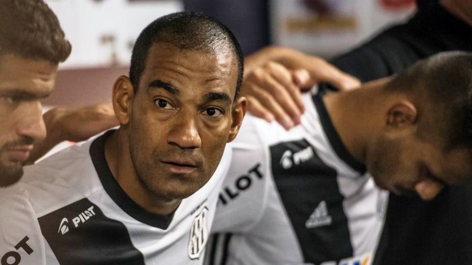 Rodrigo segue não se bicando com o técnico Milton Mendes (Fábio Leoni/PontePress)