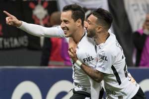 Invicto no primeiro turno, Corinthians comanda Seleção FI do BRASILEIRÃO