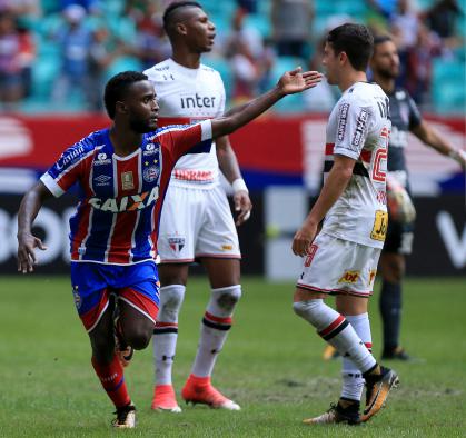 Bahia envolveu o São Paulo na Fonte Nova