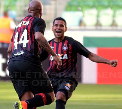 Thiago Heleno fez o gol da vitória do Furacão