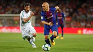Apodi abre chapelaria diante de Jordi Alba na derrota da Chape para o Barcelona