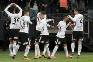 Corinthians tem elenco que custa menos que 'astros' dos rivais
