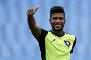Forma de pagamento emperra acerto contratação de Emerson Santos pelo Corinthians