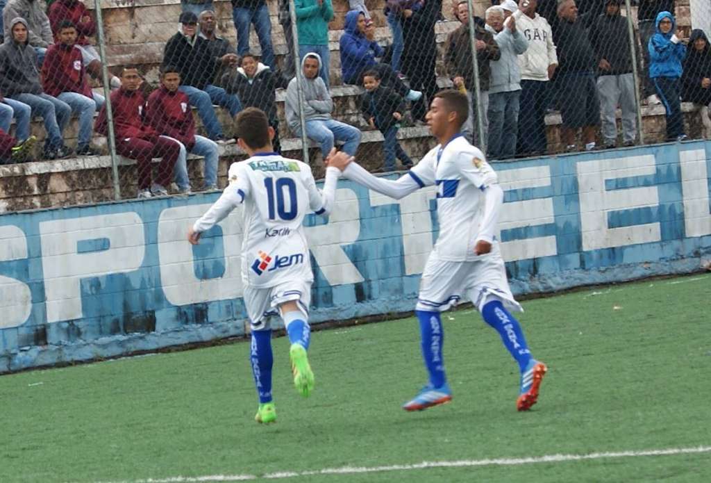 Água Santa quer seguir no G4