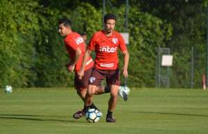 Hernanes diz que São Paulo precisa conter ansiedade para reverter situação