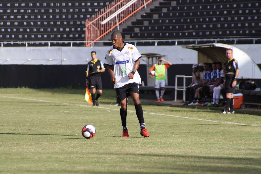 Rafael Borel pediu para rescindir com o Rio Branco