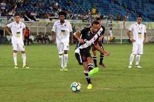 Após reunião, Nenê é reintegrado e treina com o elenco do Vasco