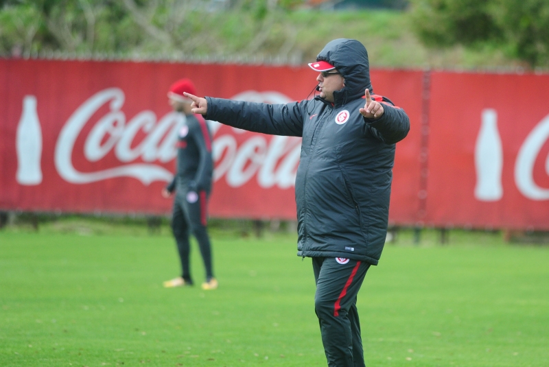 Séri B: Guto Ferreira aproveita boa fase e faz testes no Inter para pegar o Londrina