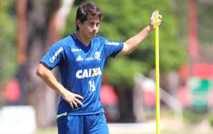 Flamengo emite nota oficial para defender contratação de Conca e esfriar polêmica