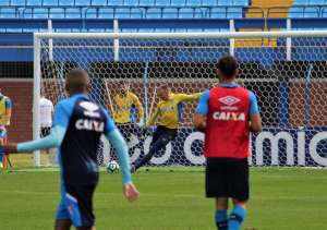 Sem os suspensos Judson e Juan, Avaí tem mudanças no time titular