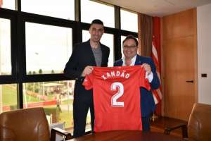 Xandão assina com Sporting Gijón e atuará na Espanha pela primeira vez