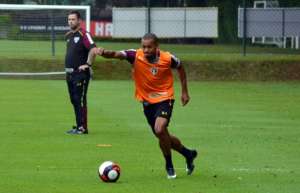 Lateral Edimar promete São Paulo mais fechado contra o Cruzeiro