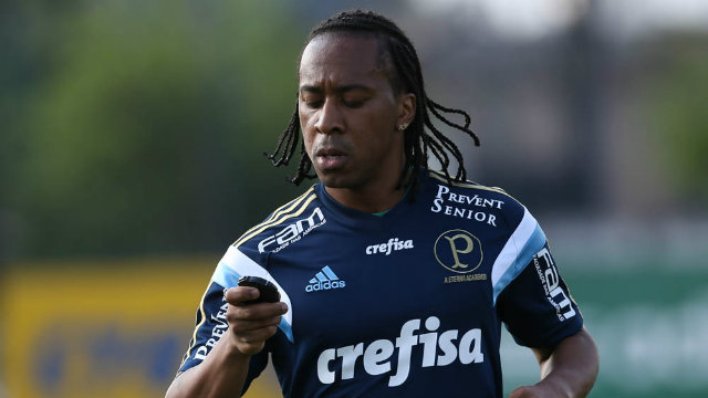 Palmeiras planeja retorno do volante Arouca ao time para meados de outubro