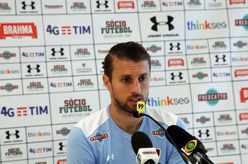Henrique vê defesa 'sobrecarregada', mas faz balanço positivo do Flu no 1º turno
