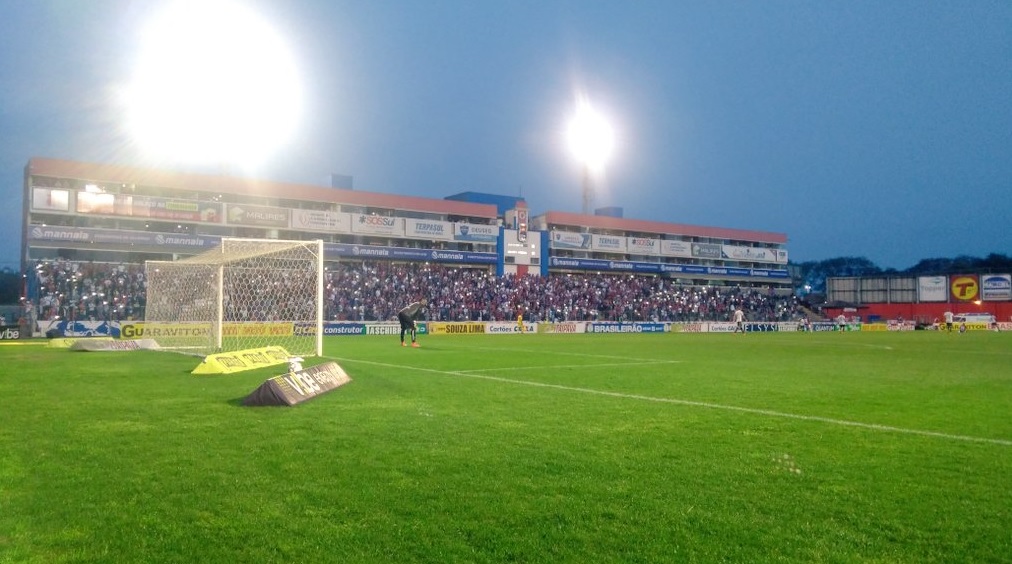 Torcida tricolor fez sua parte e compareceu em bom número ao Durival de Britto
