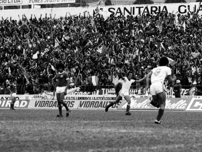 Careca comemorando o gol que deu a vitória do Guarani em cima do Palmeiras Careca comemorando o gol que deu a vitória do Guarani em cima do Palmeiras