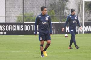 Volta de Jadson abre disputa por posição no Corinthians