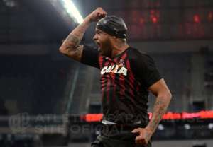Atlético-PR 4 x 1 Bahia - Furacão devasta Tricolor e sonha com Libertadores!