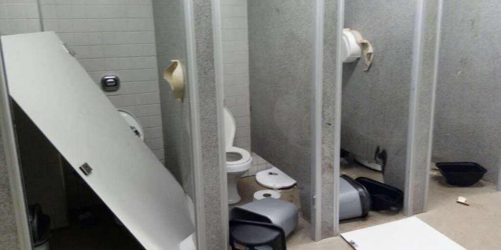 Torcedores depredaram as dependências da Arena das Dunas. (Foto: Reprodução)