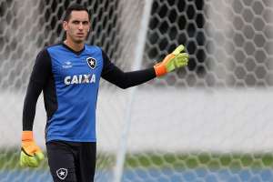 Pegador de pênaltis, Gatito espera que Botafogo vá à final sem precisar deles