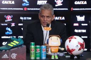 Na véspera do clássico, Diego exalta 'ótima impressão' de Rueda no Flamengo