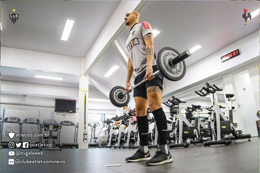 Fábio Santos admite que Atlético-MG terá que recuperar pontos perdidos no turno