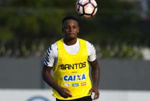 ​Cléber volta atrás após liberação do Santos e deve assinar no Coritiba