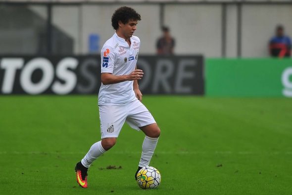 Victor Ferraz minimiza vantagem do Corinthians: ‘Brasileirão ainda não acabou’