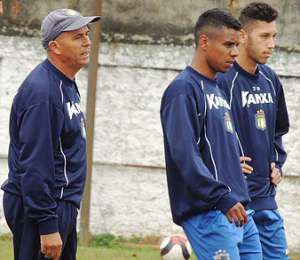 Luís Carlos Martins vê partida difícil, mas crê na vitória do São Caetano