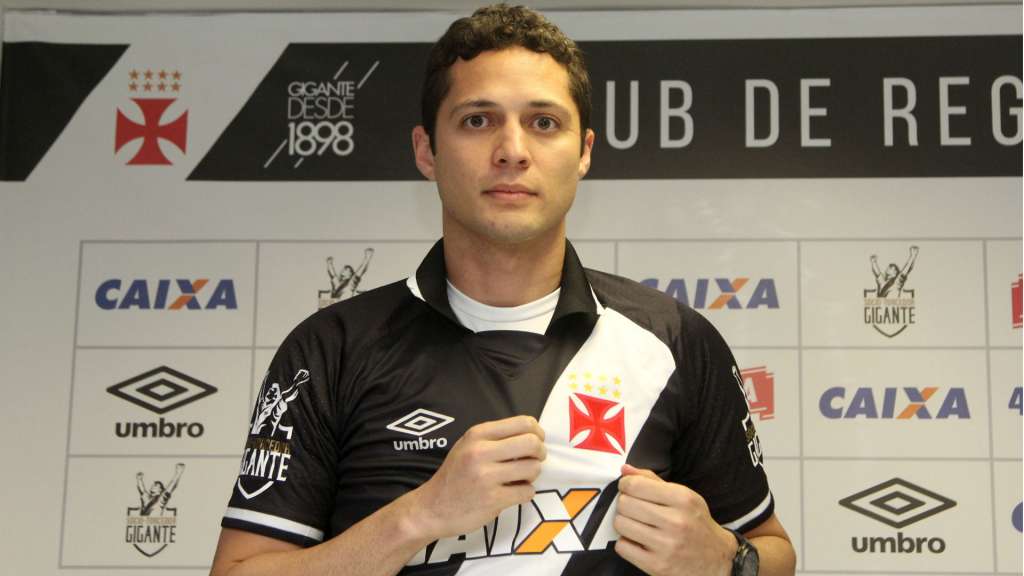 Milton Mendes confirma estreia de Anderson Martins em esquema com 3 zagueiros no Vasco 2 0002050261639 img