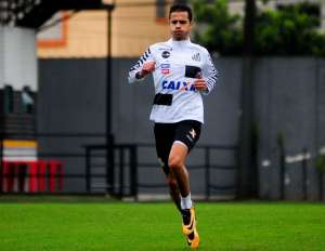 Nilmar treina, mas ainda não vai estrear pelo Santos neste domingo
