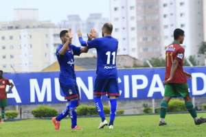 São Caetano 5 x 1 Portuguesa Santista - Chuva? Só se for de gols...