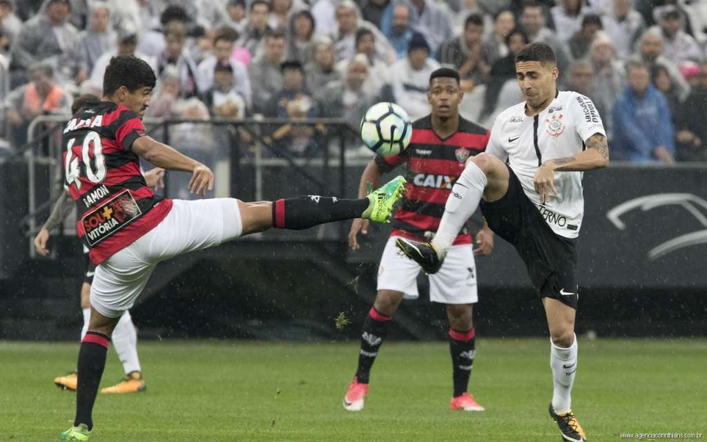 O Corinthians conheceu a sua primeira derrota no Brasileirão para o Vitória