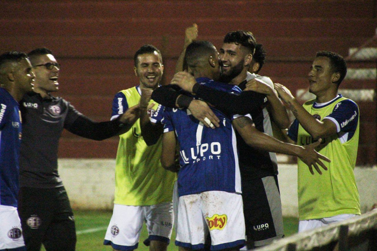 Linense 1 x 2 Ferroviária – Mais líder do que nunca na Copa Paulista