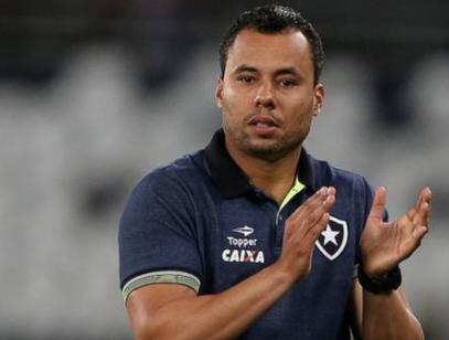 Jair Ventura mandará um time alternativo para a partida