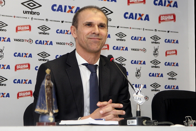 Milton Mendes não resiste a pressão da torcida e é demitido do Vasco
