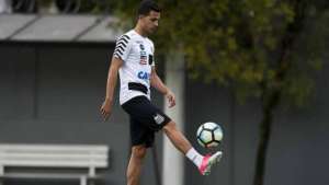 Após estreia, Nilmar mira entrosamento rápido para evoluir no Santos