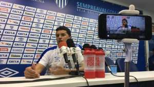 Claudinei Oliveira pede que Avaí acredite na fuga do rebaixamento