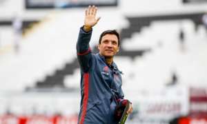 Zé Ricardo recebe ligação do Vasco e confirma reunião nesta terça-feira