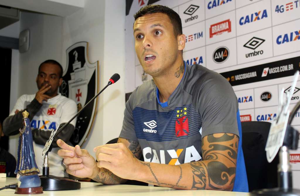 Ramon nega atrito dos jogadores com Milton Mendes