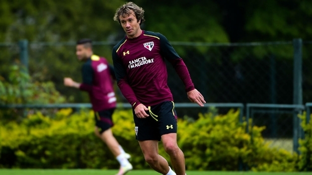 Com Arboleda gripado, Diego Lugano volta a treinar com titulares no São Paulo 2 0002050262524 img