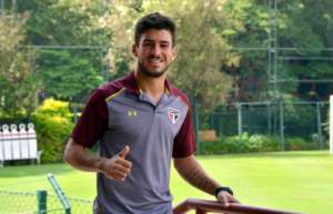 Após suspensão, Marcinho fica fora de titulares em treino do São Paulo