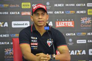 Atlético-GO abre mão do 'futebol bonito' pela efetividade contra o Corinthians