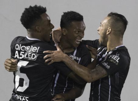 Jô fez seu 12º gol e o de número 500 do Brasileirão