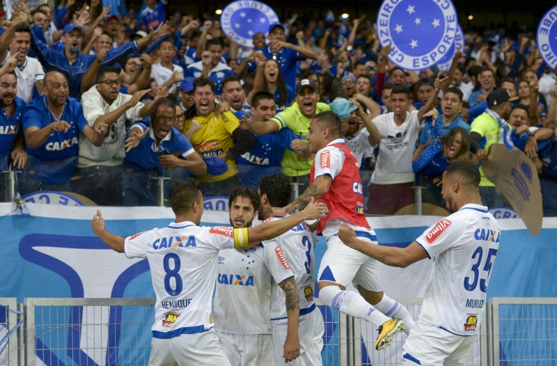Mano comemora estratégia do 1º tempo e elogia maturidade do Cruzeiro