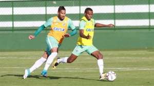Chape afasta Victor Ramos e pode contratar zagueiro Bruno Aguiar, do Goiás