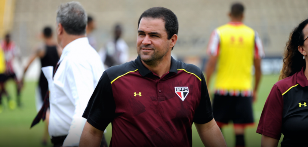André Jardine é o técnico do Sub-20 do São Paulo (Foto: Rodrigo Corsi/FPF)